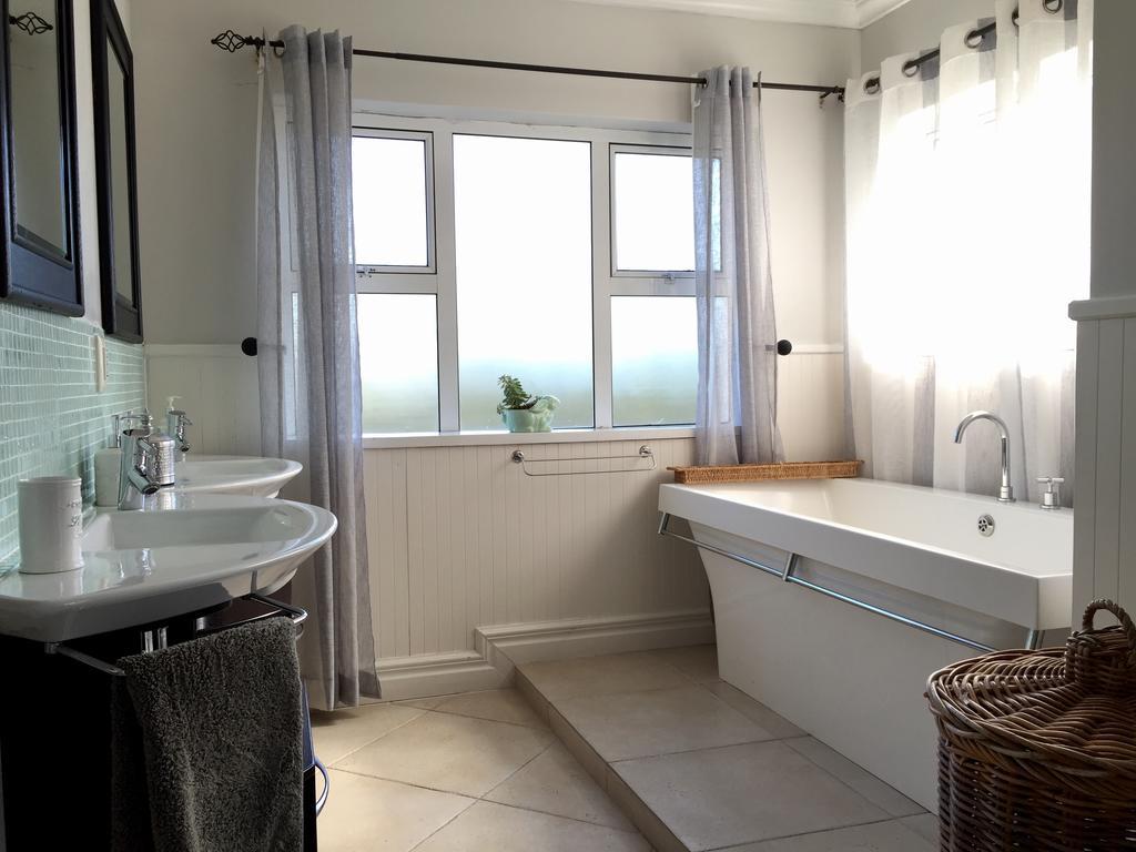 Sea Breeze Beach House Плетенбърг Бей Екстериор снимка